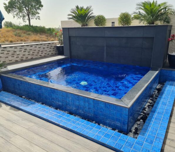 Diving pool designed and built by DesertLink.